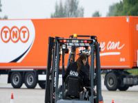 TNT Express Nissan Yarış Otomobillerini Japonya’ya Taşıdı