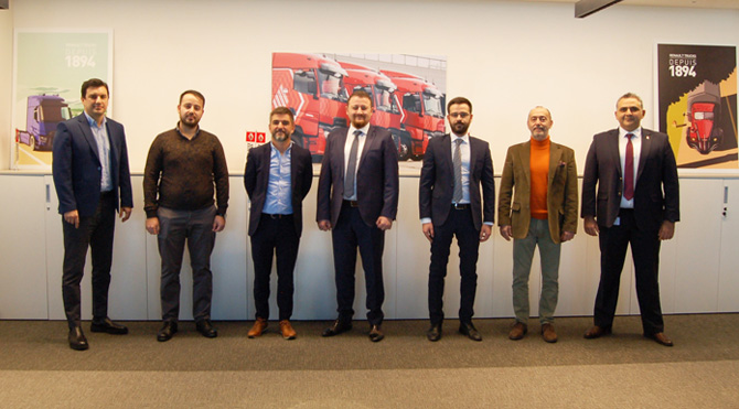 Renault Trucks Silahtaroğlu Grup ile Bayilik Anlaşması İmzaladı